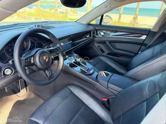 Porsche Panamera 3.6 V6 2010 - Lên form 2022 cho cả nội thất, ngoại thất xe