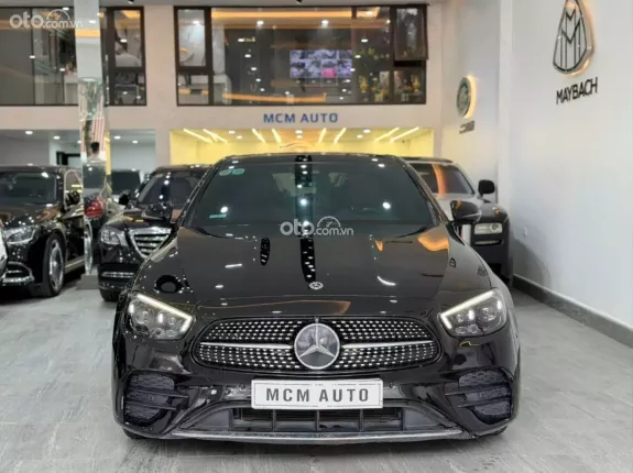 Mercedes-Benz E300 AMG 2021 - Đẹp mới cứng cựa, option full