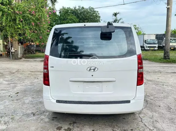 Hyundai Grand Starex 2.5 MT 2015 - Bán Starex tải van 3 chỗ đời 2015, máy dầu nhập khẩu nguyên chiếc nội địa Hàn Quốc