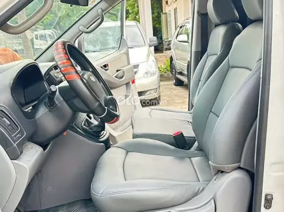 Hyundai Grand Starex 2.5 MT 2015 - Bán Starex tải van 3 chỗ đời 2015, máy dầu nhập khẩu nguyên chiếc nội địa Hàn Quốc