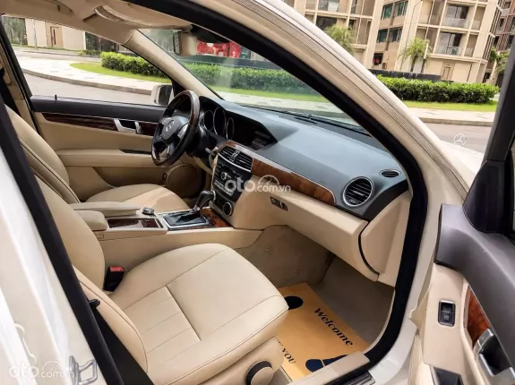 Mercedes-Benz C250 Exclusive 2011 - Full da nappa nt kem xe chất lắm