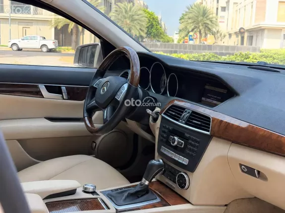 Mercedes-Benz C250 Exclusive 2011 - Full da nappa nt kem xe chất lắm
