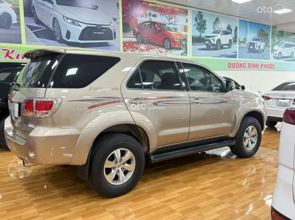 Toyota Fortuner 2.7 V 4X4 AT 2007 - Số tự động 2 cầu, Khung gầm rời chắt chắn, cực kì bền bỉ