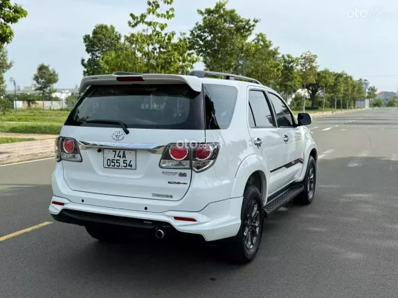 Toyota Fortuner 2.4G 4x2 AT  2016 - Máy dầu 2.4L tiết kiệm, cực kì bền bỉ, giữ giá tốt theo thời gian