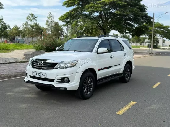 Toyota Fortuner 2.4G 4x2 AT  2016 - Máy dầu 2.4L tiết kiệm, cực kì bền bỉ, giữ giá tốt theo thời gian