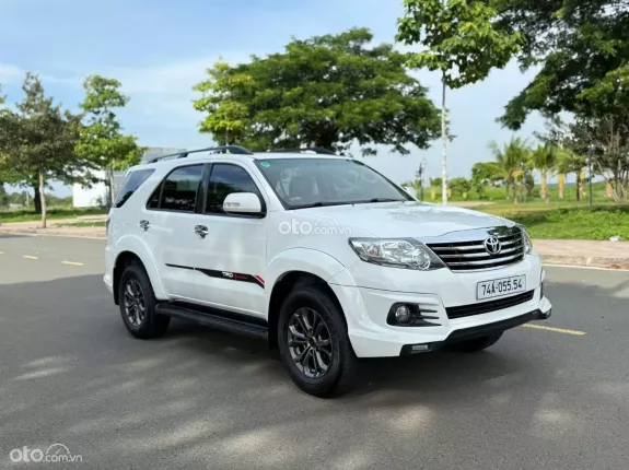 Toyota Fortuner 2.4G 4x2 AT  2016 - Máy dầu 2.4L tiết kiệm, cực kì bền bỉ, giữ giá tốt theo thời gian