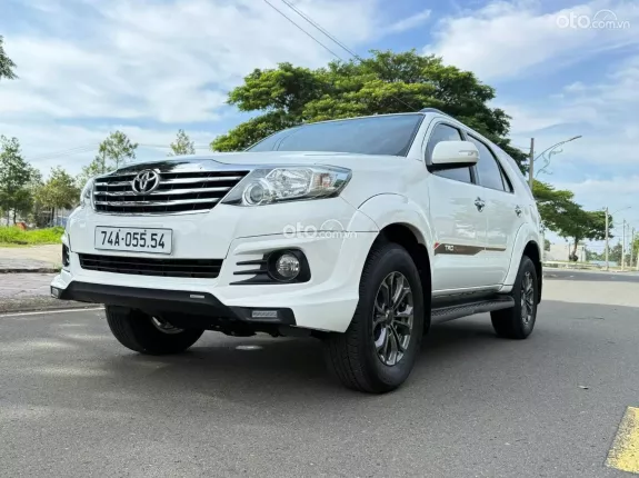 Toyota Fortuner 2.4G 4x2 AT  2016 - Máy dầu 2.4L tiết kiệm, cực kì bền bỉ, giữ giá tốt theo thời gian
