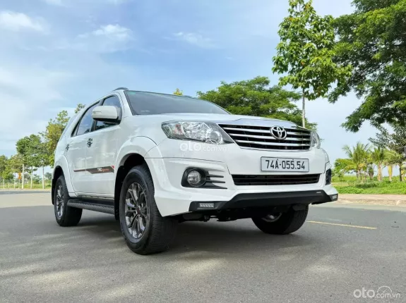 Toyota Fortuner 2.4G 4x2 AT  2016 - Máy dầu 2.4L tiết kiệm, cực kì bền bỉ, giữ giá tốt theo thời gian