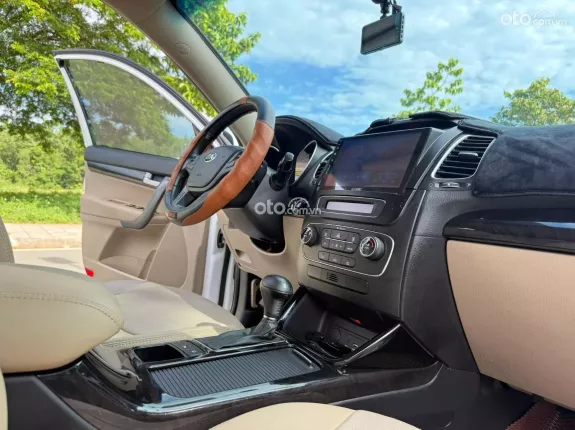 Kia Sorento 2.4 GATH Premium 2016 - Đã được trang bị full Option, nội thất sang trọng