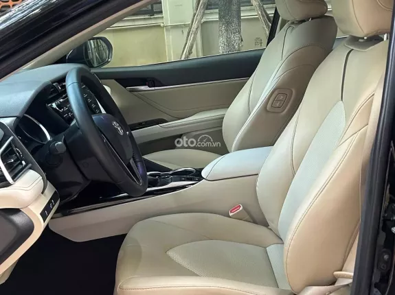 Toyota Camry 2.0G 2021 - Chất, đẹp, giá tốt