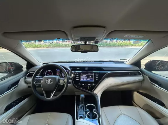Toyota Camry 2.0G 2021 - Chất, đẹp, giá tốt