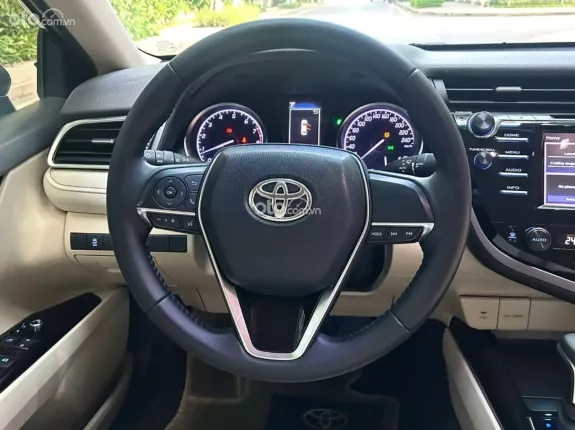 Toyota Camry 2.0G 2021 - Chất, đẹp, giá tốt
