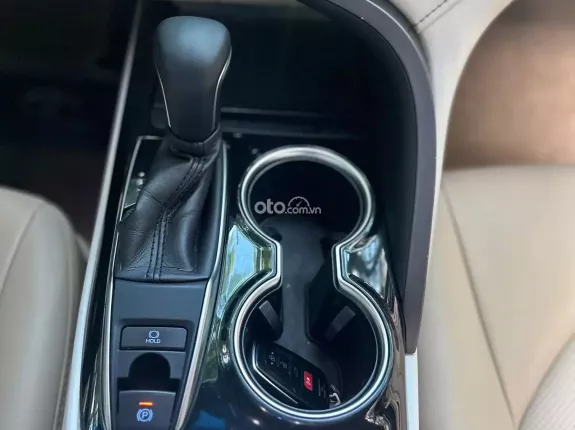 Toyota Camry 2.0G 2021 - Chất, đẹp, giá tốt