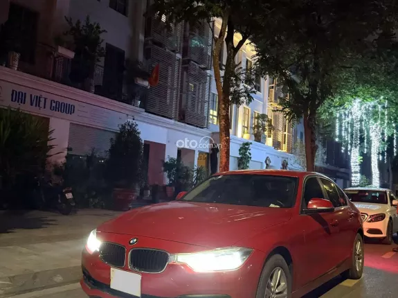 BMW 320i 2016 - Màu đỏ sang trọng kết hợp ghế kem tinh tế