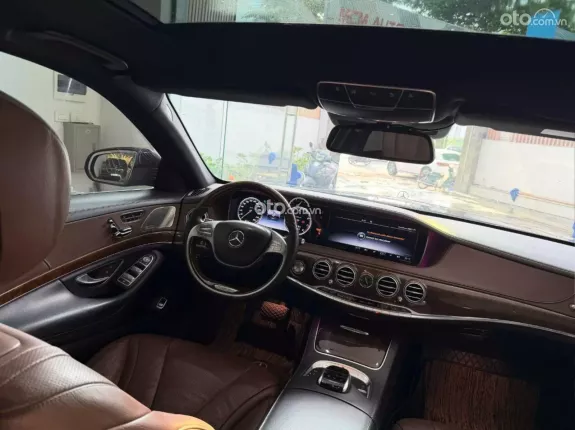 Mercedes-Benz S400 3.0 V6 2016 - Lên full Maybach cực đẹp, ghế massage, cốp điện