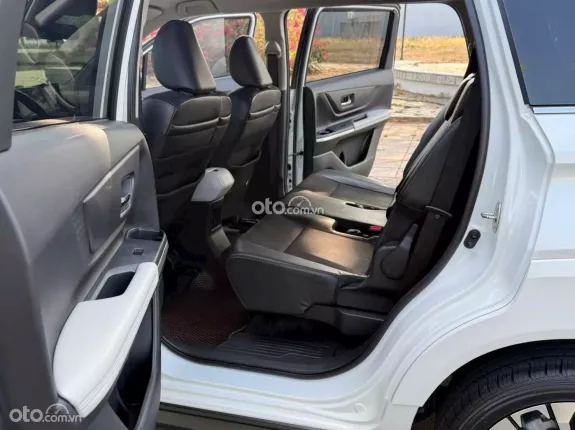 Toyota Veloz 2023 - MPV 7 chỗ rộng rãi, tiết kiệm nhiên liệu