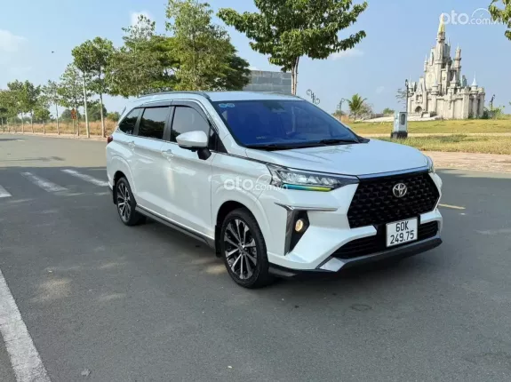 Toyota Veloz 2023 - MPV 7 chỗ rộng rãi, tiết kiệm nhiên liệu