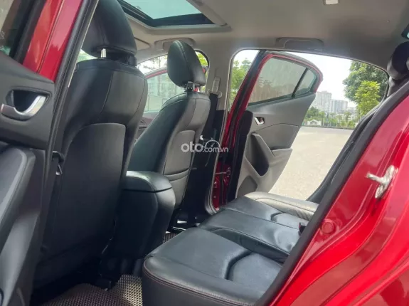 Mazda 3 2.0L Sedan 2015 - Mazda 3 2.0AT sx2015 chạy 6v8(km)