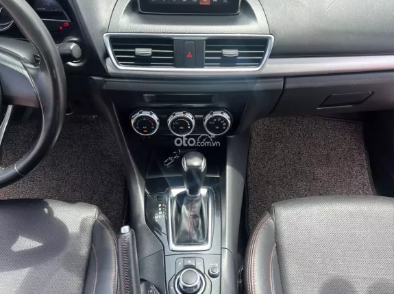 Mazda 3 2.0L Sedan 2015 - Mazda 3 2.0AT sx2015 chạy 6v8(km)