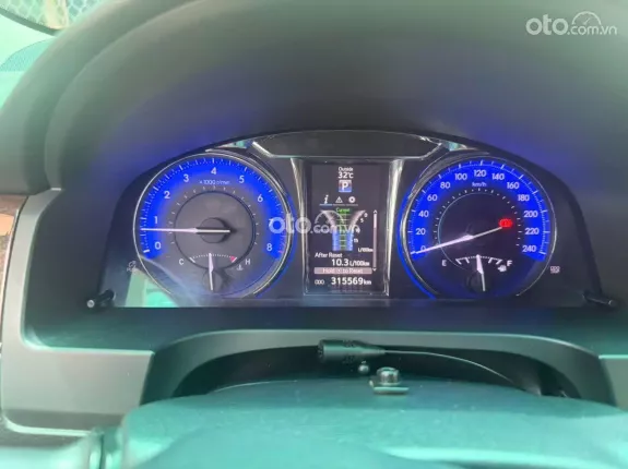 Toyota Camry 2.0E 2018 - Ghế da chỉnh điện, nội thất rộng rãi cao cấp