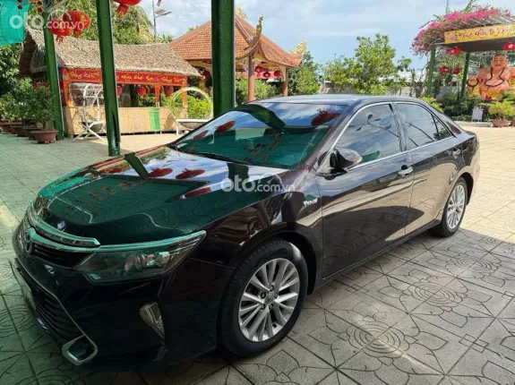 Toyota Camry 2.0E 2018 - Ghế da chỉnh điện, nội thất rộng rãi cao cấp