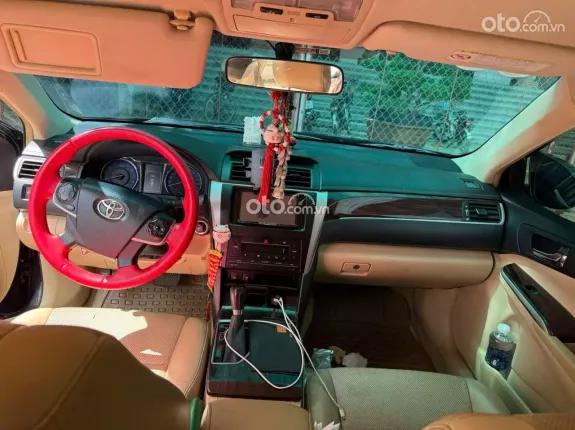 Toyota Camry 2.0E 2018 - Ghế da chỉnh điện, nội thất rộng rãi cao cấp