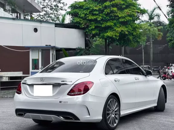 Mercedes-Benz C300 AMG 2017 - Xe cực chất