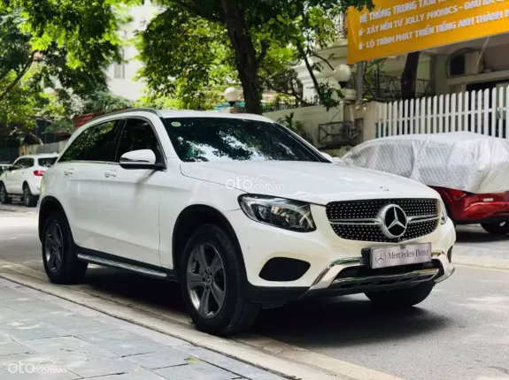 Mercedes-Benz GLC 250 4Matic 2017 - Xe cực đẹp, bank hỗ trợ cao