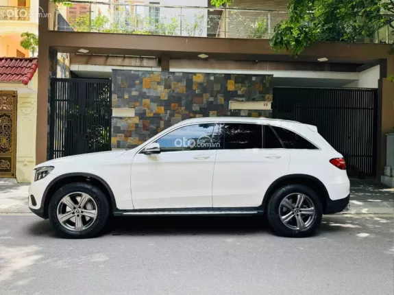 Mercedes-Benz GLC 250 4Matic 2017 - Xe cực đẹp, bank hỗ trợ cao