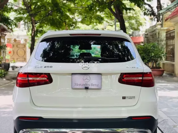 Mercedes-Benz GLC 250 4Matic 2017 - Xe cực đẹp, bank hỗ trợ cao