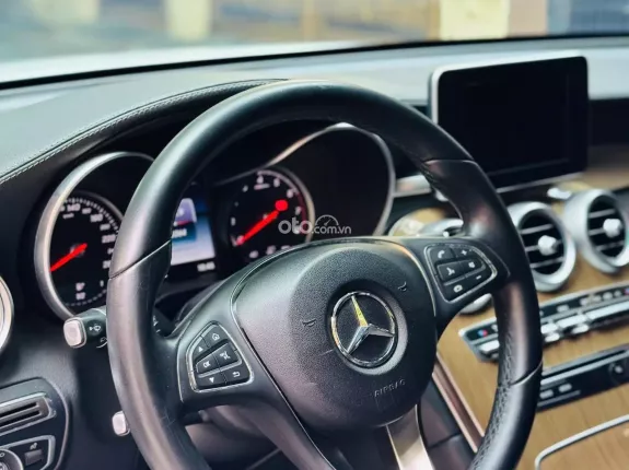 Mercedes-Benz GLC 250 4Matic 2017 - Xe cực đẹp, bank hỗ trợ cao
