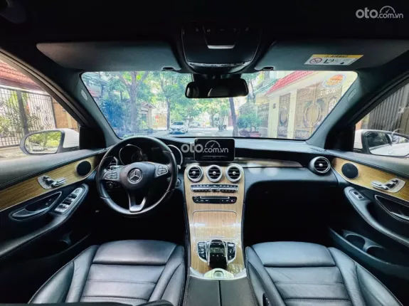 Mercedes-Benz GLC 250 4Matic 2017 - Xe cực đẹp, bank hỗ trợ cao
