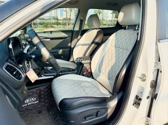 Kia Seltos 1.4T Luxury 2021 - Xe cực đẹp, hỗ trợ bank