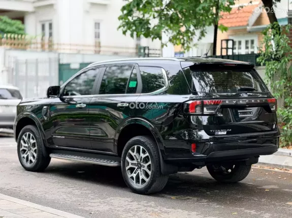 Ford Everest Titanium 2.0 AT 4x2 2024 - Xe như mới, hỗ trợ vay bank cao