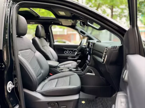 Ford Everest Titanium 2.0 AT 4x2 2024 - Xe như mới, hỗ trợ vay bank cao