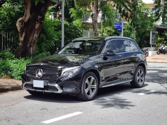 Mercedes-Benz GLC 200 4Matic 2018 - Đen-kem