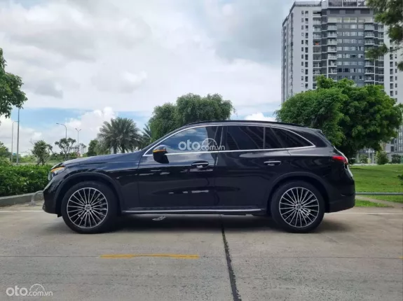Mercedes-Benz GLC 300 4Matic 2023 - Đen-Nâu