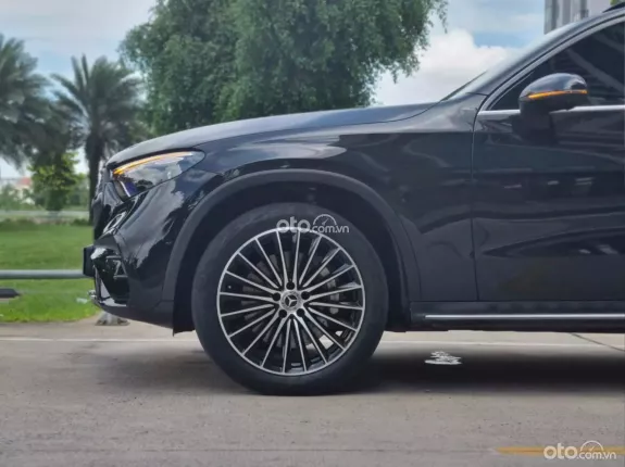 Mercedes-Benz GLC 300 4Matic 2023 - Đen-Nâu