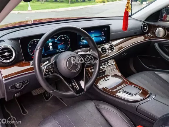 Mercedes-Benz E200 Exclusive V1 2023 - SANG TRỌNG CỔ ĐIỂN