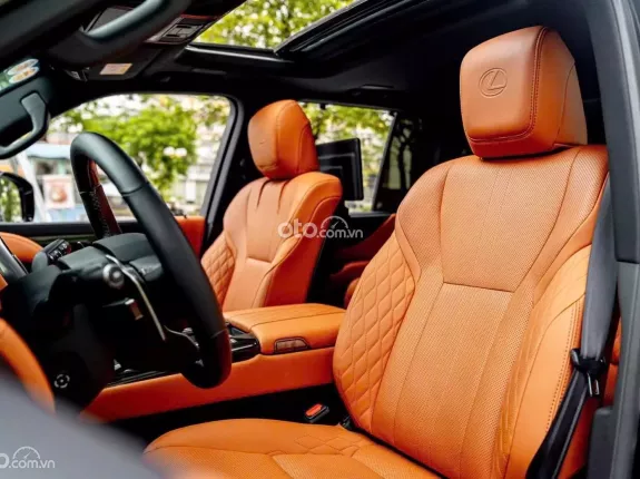 Lexus LX 600 VIP 2025 - Siêu phẩm 4 chỗ dành cho VIP