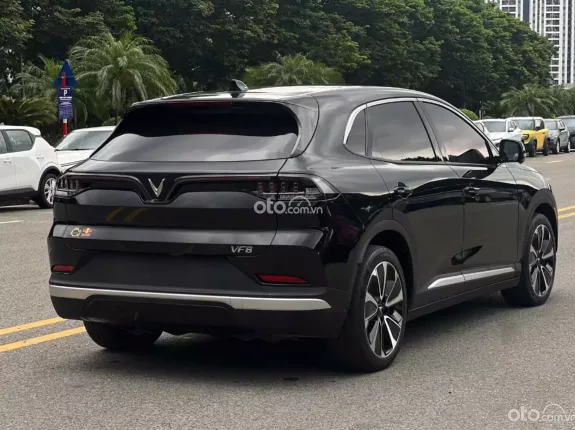VinFast VF8 Plus 2024 - Plus Đen 2024 Mua pin CATL Odo 15000km Xe dân