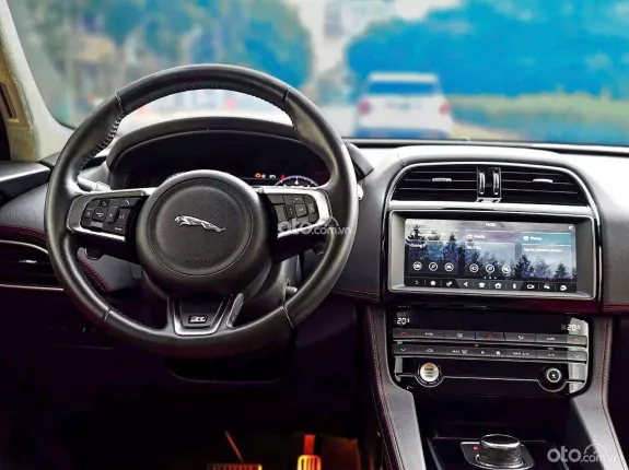 Jaguar F-Pace Phiên bản khác 2019 - Jaguar F-Pace 2019 siêu lướt 23.000km cực độc
