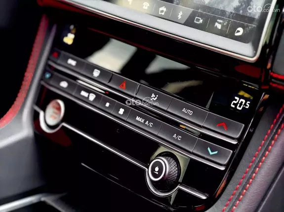 Jaguar F-Pace Phiên bản khác 2019 - Jaguar F-Pace 2019 siêu lướt 23.000km cực độc