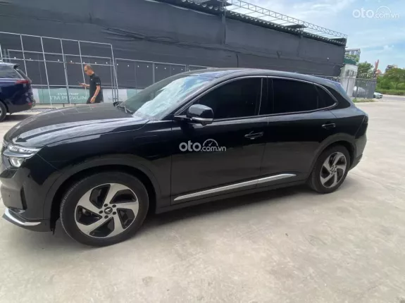 VinFast VF8 Eco 2023 - Mua pin CATL, sẵn hồ sơ, odo 35.000 km