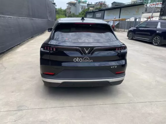 VinFast VF8 Eco 2023 - Mua pin CATL, sẵn hồ sơ, odo 35.000 km