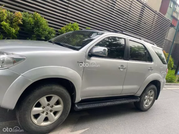 Toyota Fortuner 2.4 MT 4x2 2012 - Xe đẹp máy dầu
