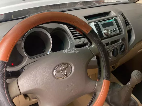 Toyota Fortuner 2.4 MT 4x2 2012 - Xe đẹp máy dầu