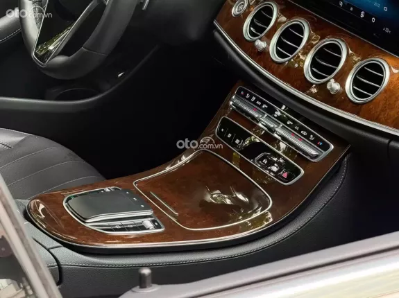 Mercedes-Benz E200 Exclusive V1 2023 - E200 Exclusive 2023 V1
