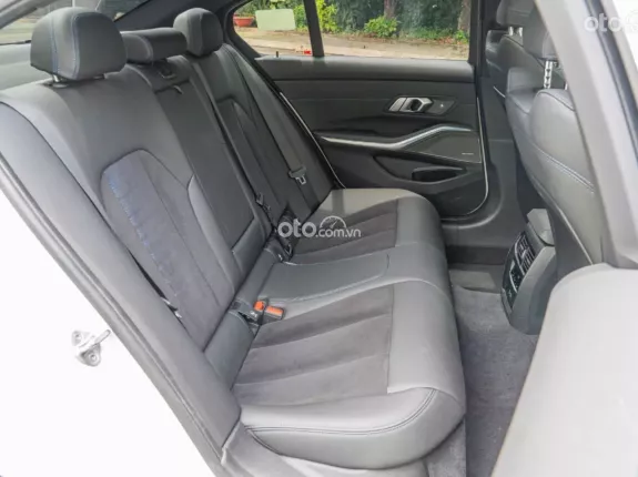 BMW 330i M Sport 2024 - BMW 330i M Sport 2024