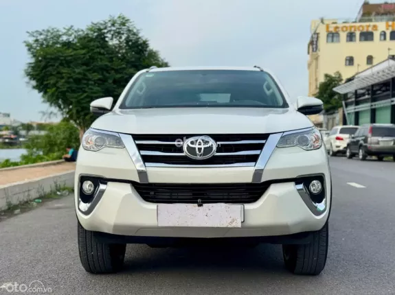 Toyota Fortuner 2.4G 4x2 AT  2019 - ZIN A-Z